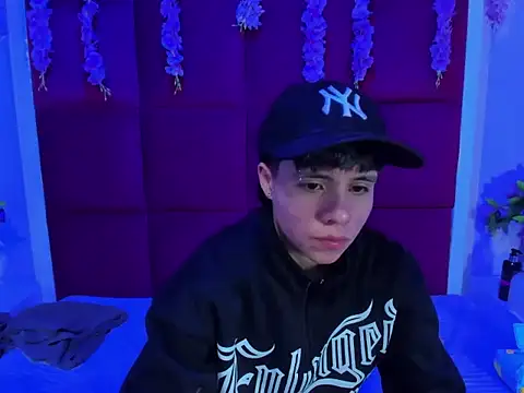 Snapshot of Bruno_Cruzz chatting on October 3, 2025, 2:26 am Bruno Cruzz online show from October 3, 2025, 2:26 am