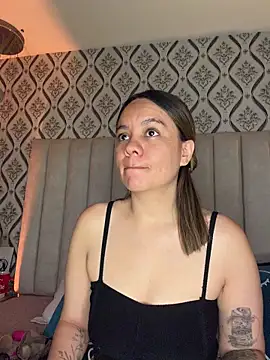 Sky Junne online show from March 17, 2026, 4:21 pm