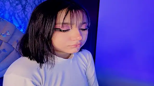 sophiievv online show from June 2, 2026, 6:52 pm