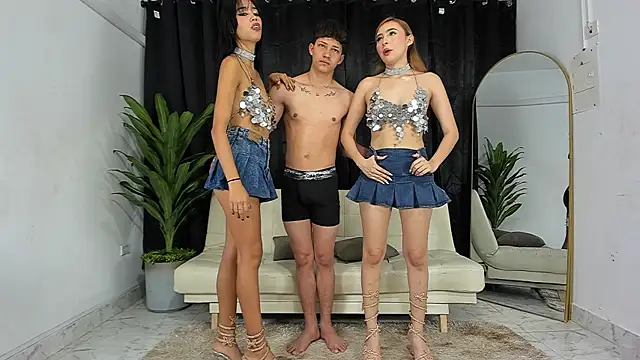 charminglovers   online show from December 16, 2025, 1:48 pm