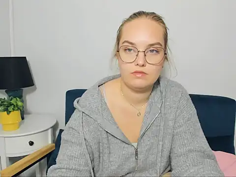 AliceCrazy69 online show from October 30, 2025, 2:36 pm