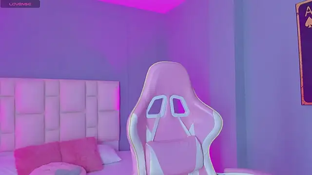 Snapshot of SammyRose_ chatting on February 8, 2026, 7:55 pm SammyRose online show from February 8, 2026, 7:55 pm