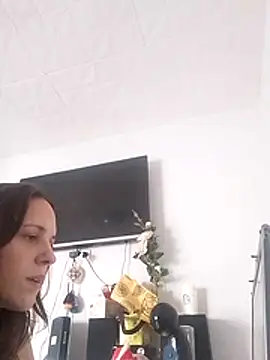 Snapshot of lauflor chatting on February 14, 2026, 12:49 pm lauflor online show from February 14, 2026, 12:49 pm