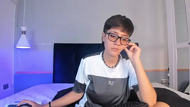 Tsuki Maru online show from November 16, 2025, 8:46 pm