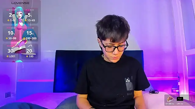 Tsuki Maru online show from November 14, 2025, 8:01 pm