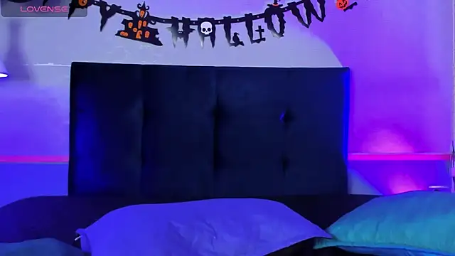 Tsuki Maru online show from October 25, 2025, 8:42 pm