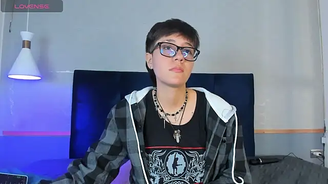 Tsuki Maru online show from November 12, 2025, 9:18 pm