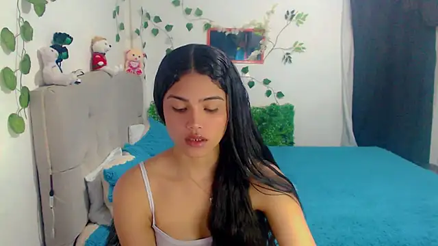 Chiara latina online show from October 6, 2025, 9:59 pm
