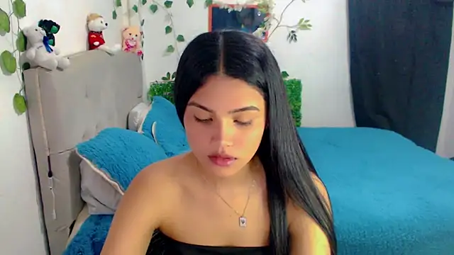 Chiara latina online show from September 23, 2025, 6:48 pm