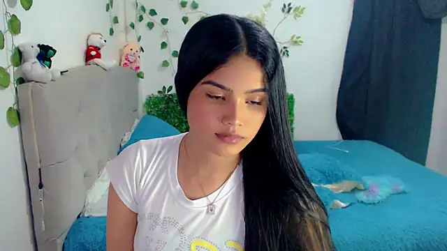 Chiara latina online show from September 18, 2025, 12:57 am