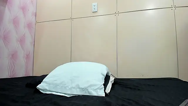 Jessybrownn online show from September 19, 2025, 1:31 am