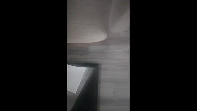 sthuart22 online show from April 1, 2026, 6:27 pm