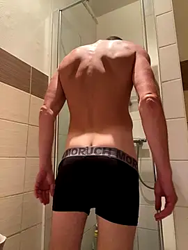 Snapshot of KE6FRAN7 chatting on September 10, 2025, 10:20 pm KE6FRAN7 online show from September 10, 2025, 10:20 pm