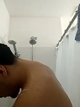 Jadriel23 online show from October 8, 2025, 3:41 am