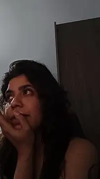 Maricamposs online show from November 19, 2025, 4:01 am