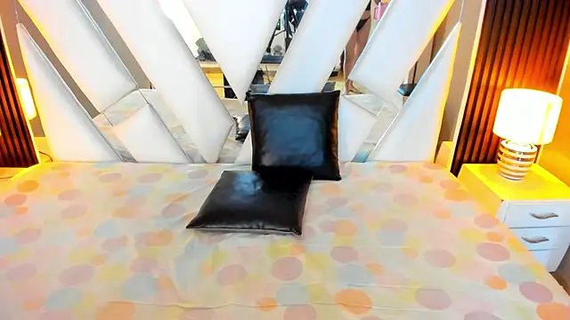 Amy Hottiee online show from November 12, 2025, 12:09 pm