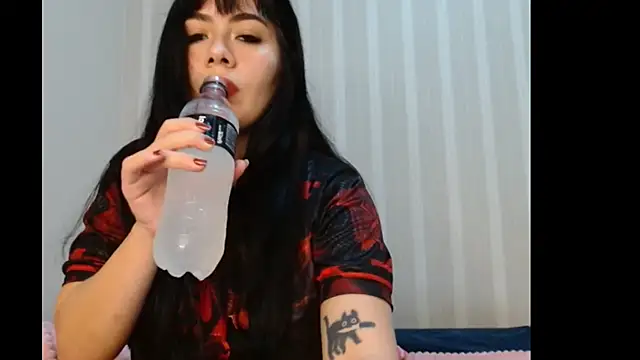 ingridequinti online show from November 2, 2025, 1:32 am