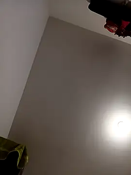 Snapshot of HotRolo chatting on March 3, 2026, 4:19 am HotRolo online show from March 3, 2026, 4:19 am