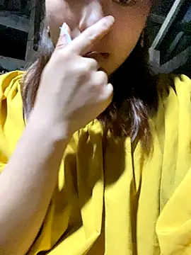 Snapshot of Mai_bb chatting on November 1, 2025, 1:01 am Mai bb online show from November 1, 2025, 1:01 am