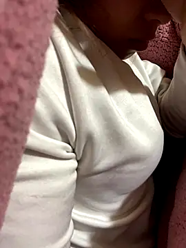 Snapshot of Mai_bb chatting on November 24, 2025, 9:26 pm Mai bb online show from November 24, 2025, 9:26 pm