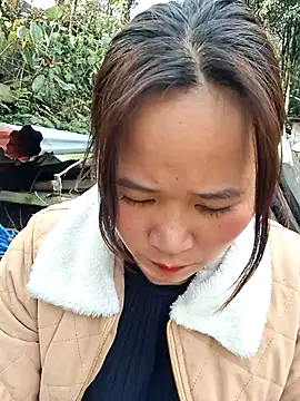 Snapshot of ALIENHR38 chatting on February 13, 2026, 2:44 am ALIENHR38 online show from February 13, 2026, 2:44 am