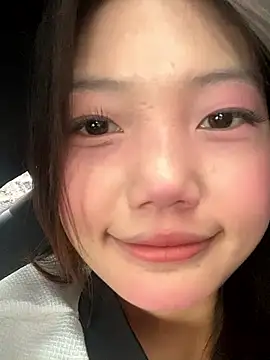 Snapshot of xixi_28 chatting on September 27, 2025, 2:18 am xixi 28 online show from September 27, 2025, 2:18 am