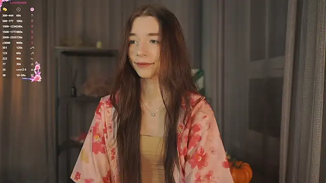 RoxieBolich online show from November 7, 2025, 1:59 pm