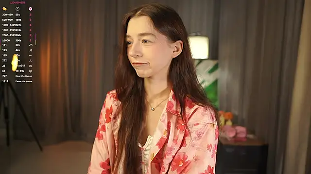 RoxieBolich online show from November 15, 2025, 1:48 pm