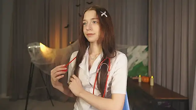 RoxieBolich online show from October 31, 2025, 2:02 pm