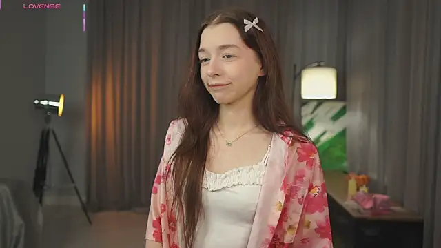 RoxieBolich online show from November 16, 2025, 1:49 pm