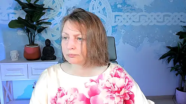 TiffanyBrauny online show from September 20, 2025, 9:25 am