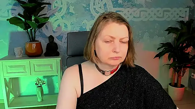 TiffanyBrauny online show from September 23, 2025, 9:16 am