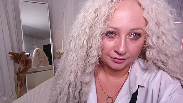 Lilit 1Love online show from September 27, 2025, 4:46 pm