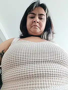 LylaVixxen online show from October 29, 2025, 5:45 pm