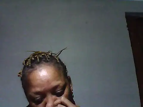 Yellobonepussy online show from September 21, 2025, 5:40 pm