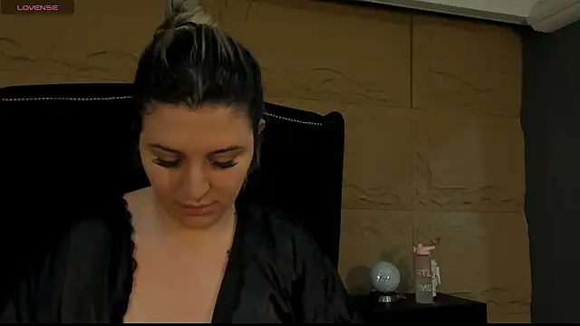 SophiaDior  online show from October 7, 2025, 12:17 pm