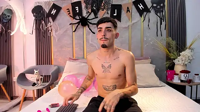 NikoStone  online show from October 29, 2025, 4:55 am