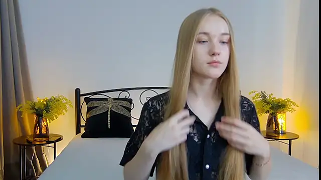 KumiKruz online show from September 9, 2025, 1:20 pm