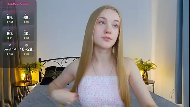 KumiKruz online show from September 19, 2025, 12:42 pm