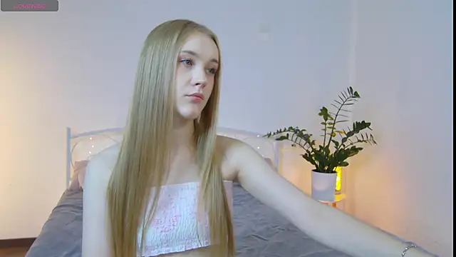 KumiKruz online show from September 25, 2025, 4:24 pm