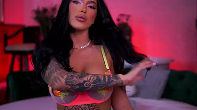 AishaaDevoe online show from November 29, 2025, 7:14 pm