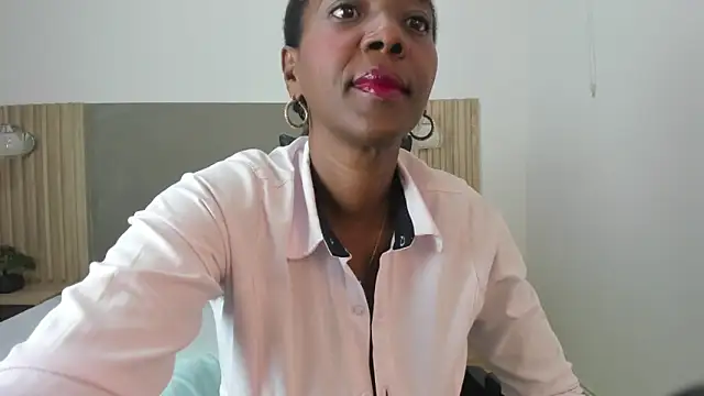 coral15  online show from November 13, 2025, 1:42 am