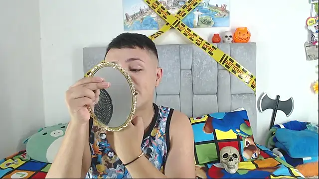 Snapshot of christopher_Hot chatting on October 21, 2025, 12:43 am christopher Hot online show from October 21, 2025, 12:43 am