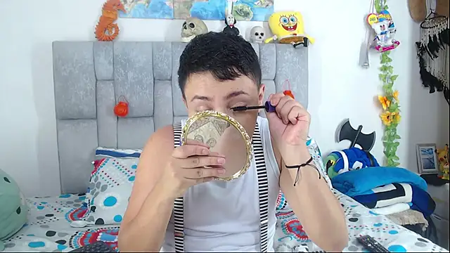 Snapshot of christopher_Hot chatting on October 18, 2025, 12:56 am christopher Hot online show from October 18, 2025, 12:56 am