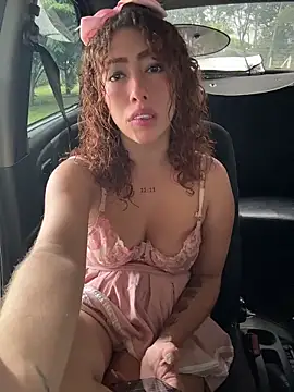 roxyrougee online show from April 15, 2026, 12:42 pm