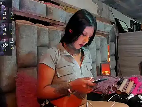 missashlyrosette online show from November 14, 2025, 4:05 am