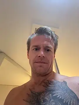 DILFiGuess11 online show from April 1, 2026, 3:53 pm