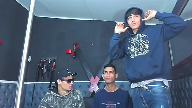 Golldens Dreamss online show from November 17, 2025, 12:31 pm