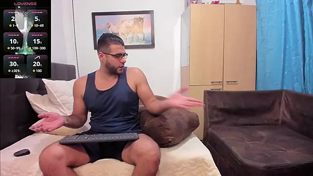 Snapshot of Kloe_and_Marko chatting on November 7, 2025, 6:29 am Kloe and Marko online show from November 7, 2025, 6:29 am