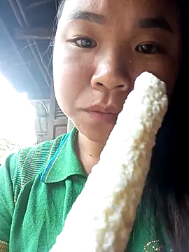 may-squirl online show from October 6, 2025, 4:35 am